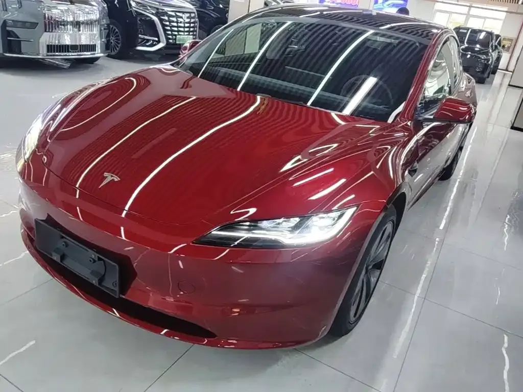 Tesla Model 3 — фото 5