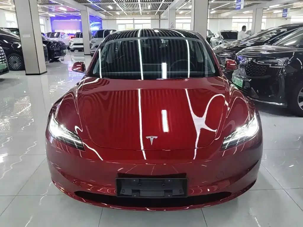 Tesla Model 3 — фото 8