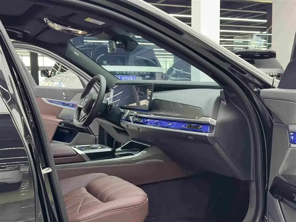 BMW i7 — фото 6