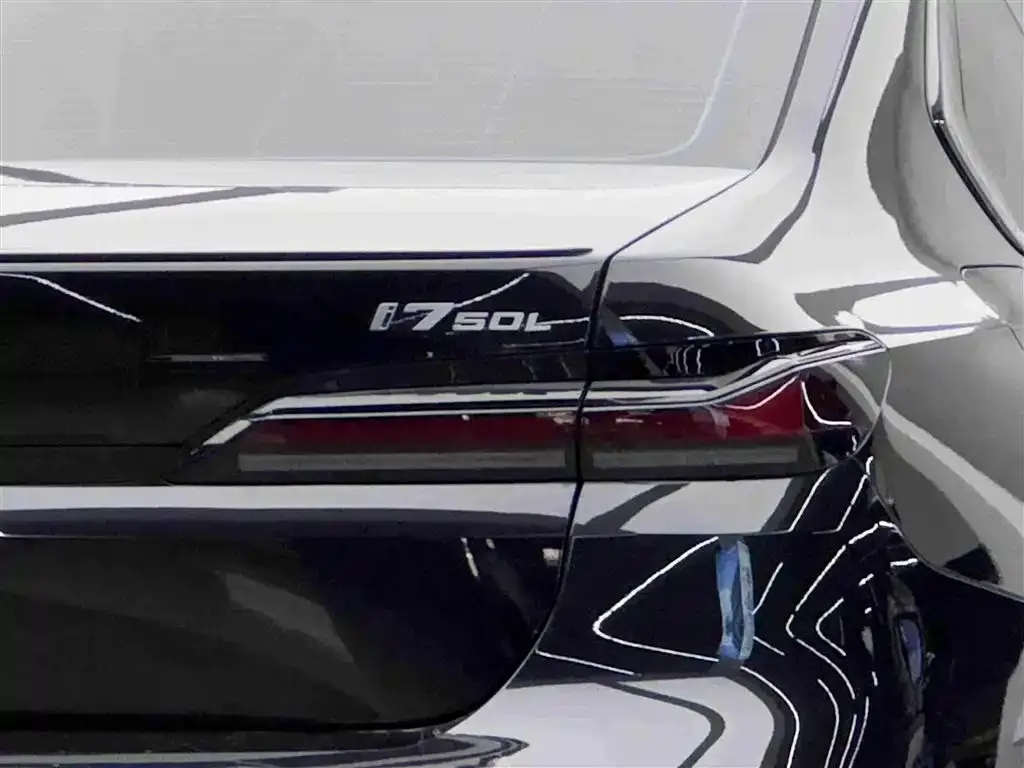 BMW i7 — фото 4