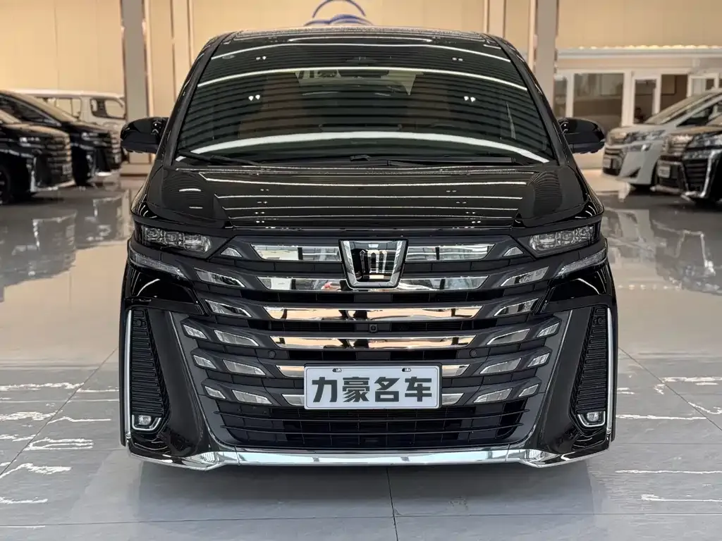 Toyota Vellfire — фото 2