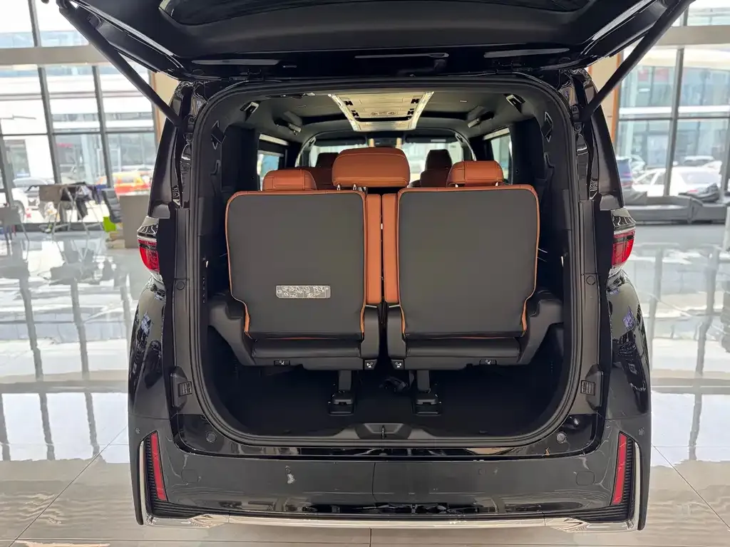 Toyota Vellfire — фото 4