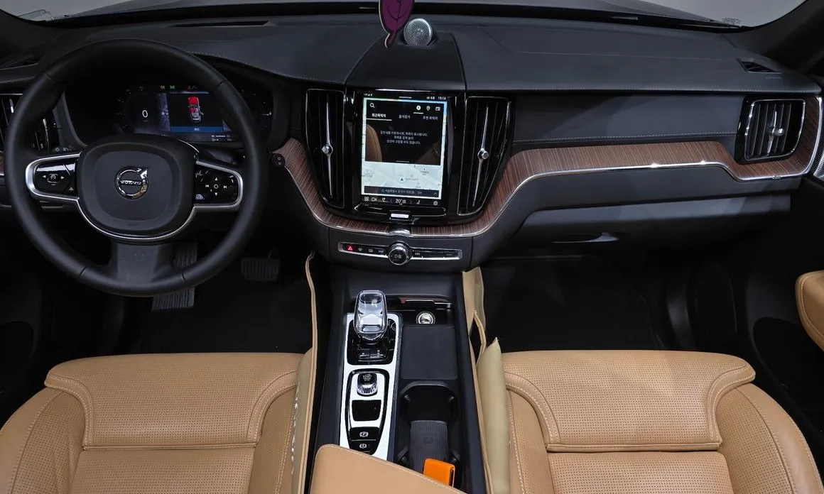 Volvo XC60 2025 из KR, фото 7