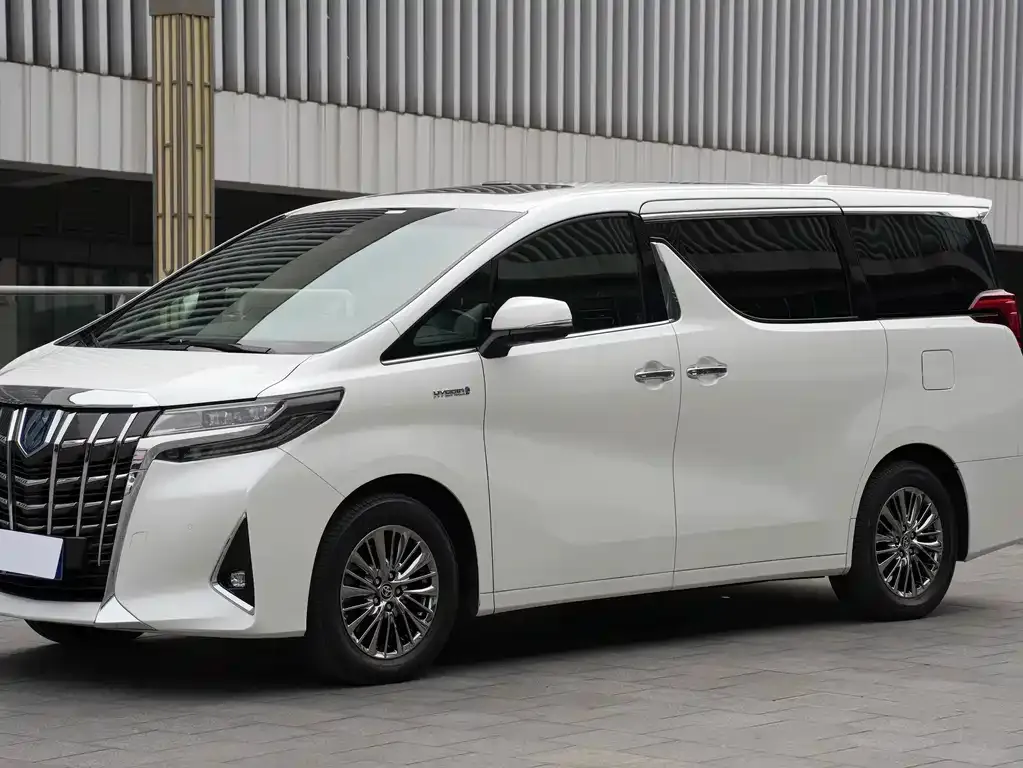 Toyota Alphard — фото 5