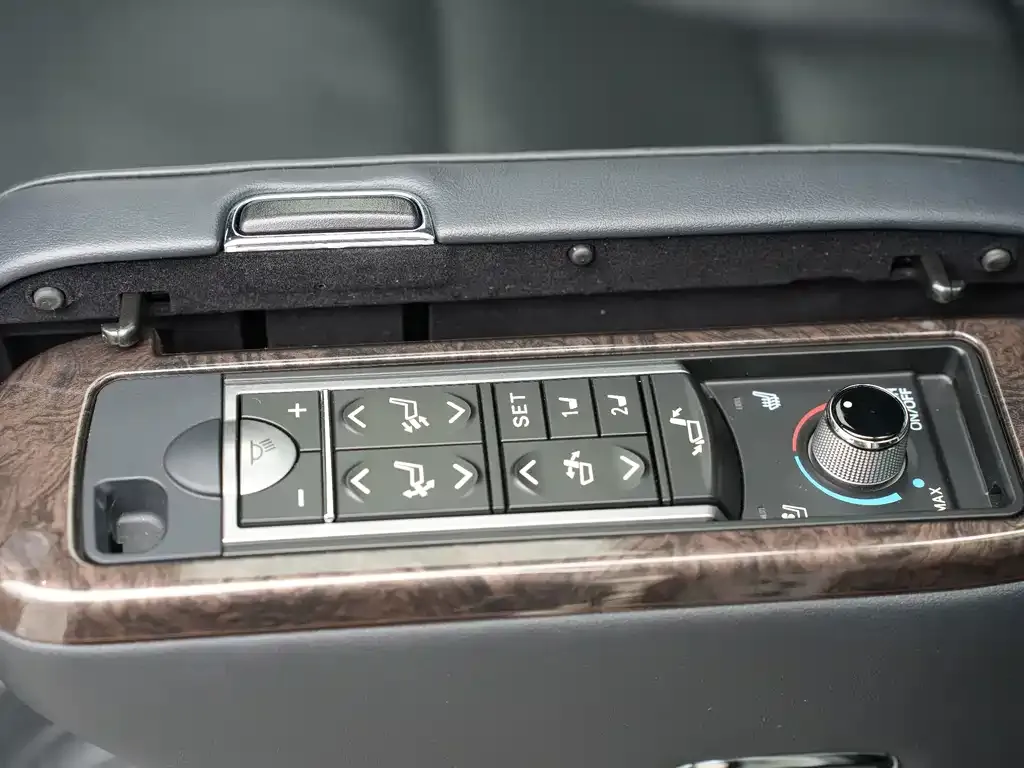 Toyota Alphard — фото 10