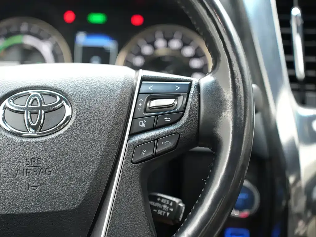 Toyota Alphard — фото 3