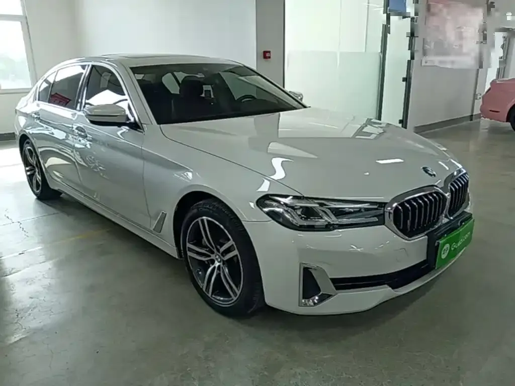 BMW 5 Series — фото 4