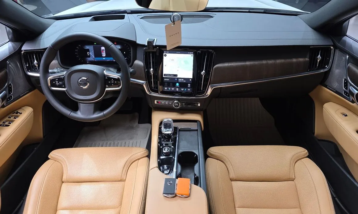 Volvo S90 2023 из KR, фото 3