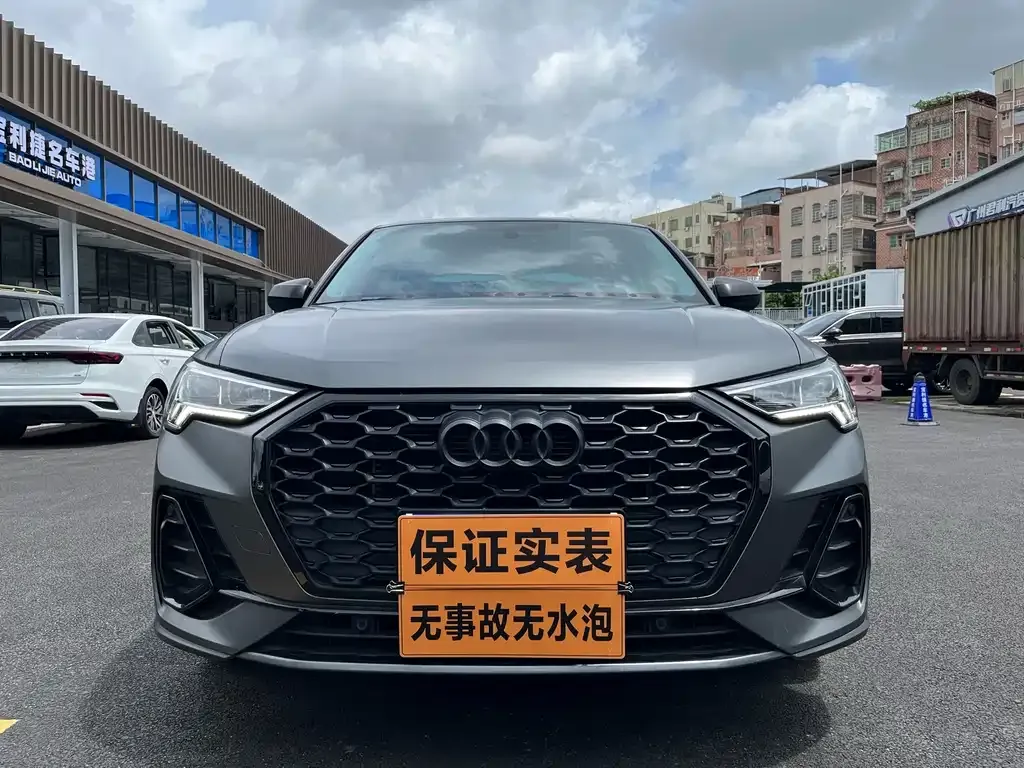 Audi Q3 Sportback — фото 1
