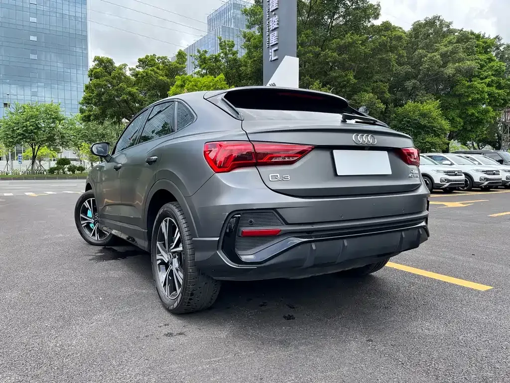 Audi Q3 Sportback — фото 8
