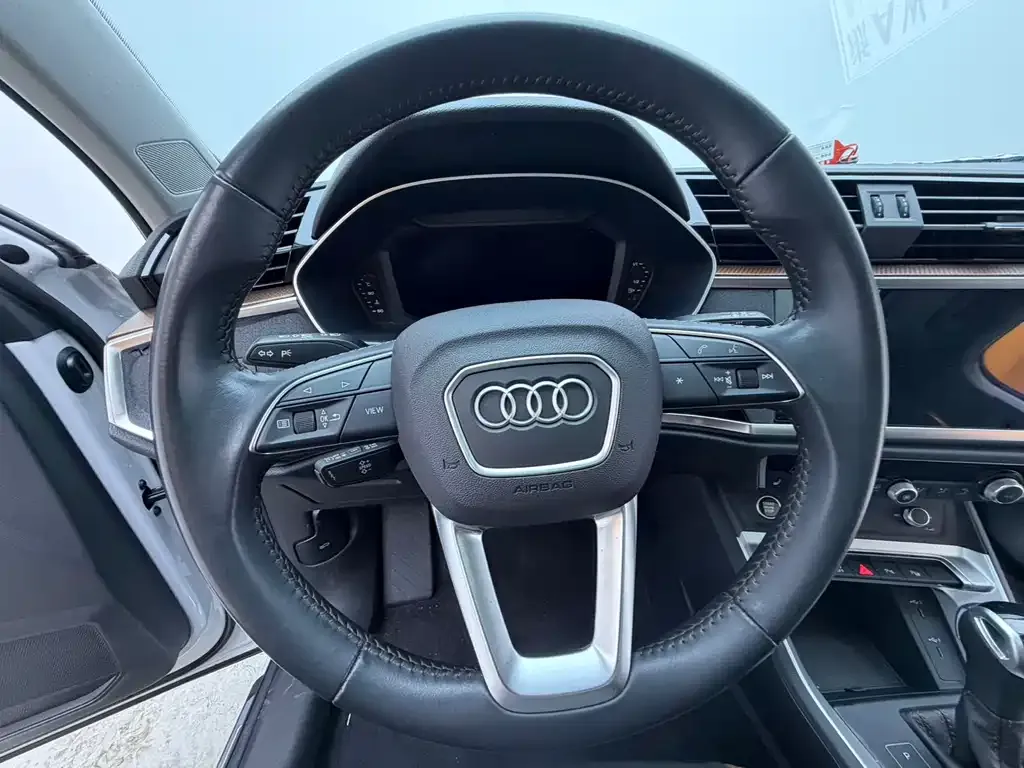 Audi Q3 — фото 3