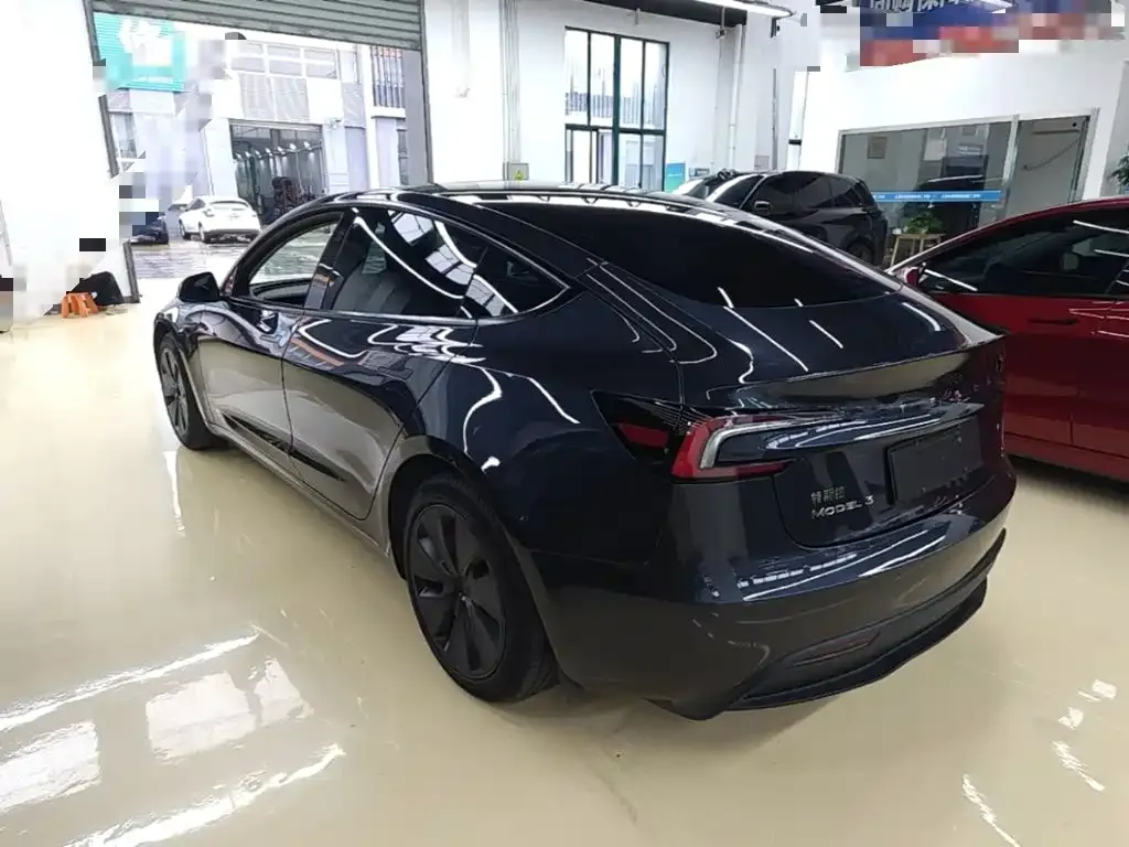 Tesla Model 3 — фото 7
