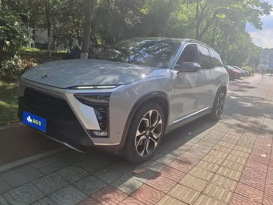 NIO ES8