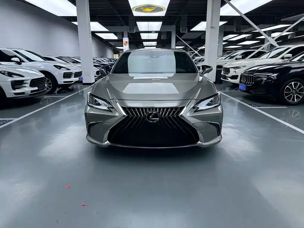 Lexus ES 2024 из CN, фото 2