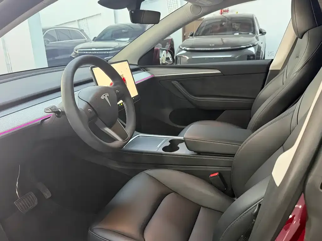 Tesla Model Y — фото 4