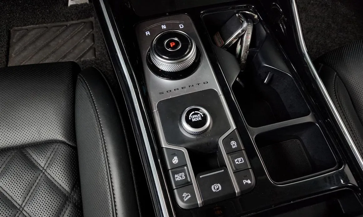 Kia Sorento — фото 8