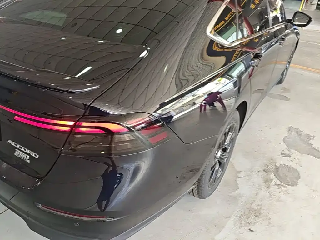 Honda Accord — фото 7