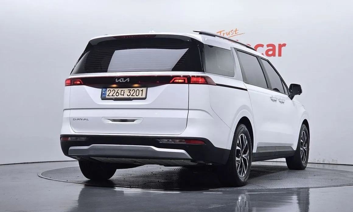 Kia Carnival — фото 2