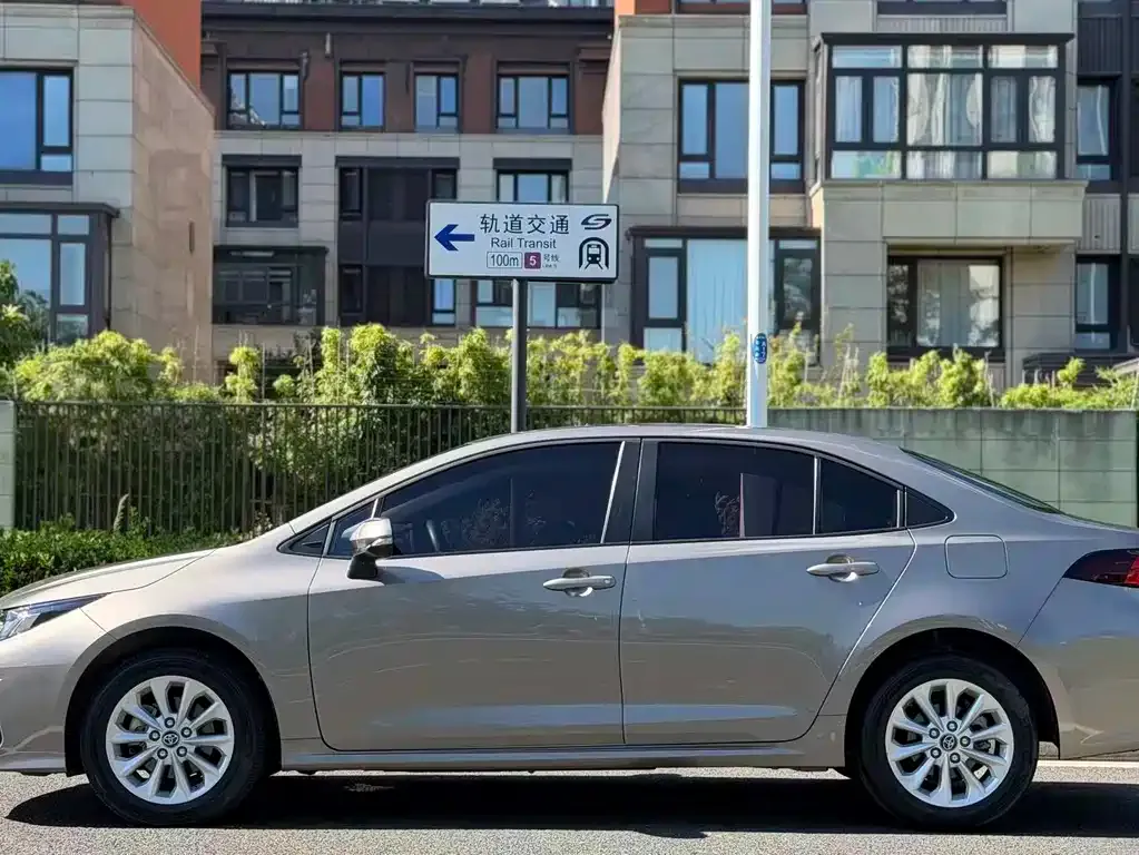 Toyota Corolla — фото 3