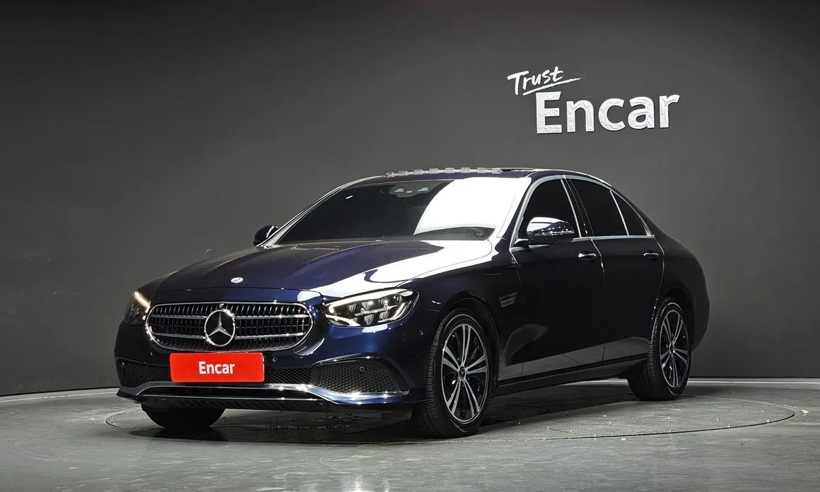 Mercedes-Benz E-Class — фото 1