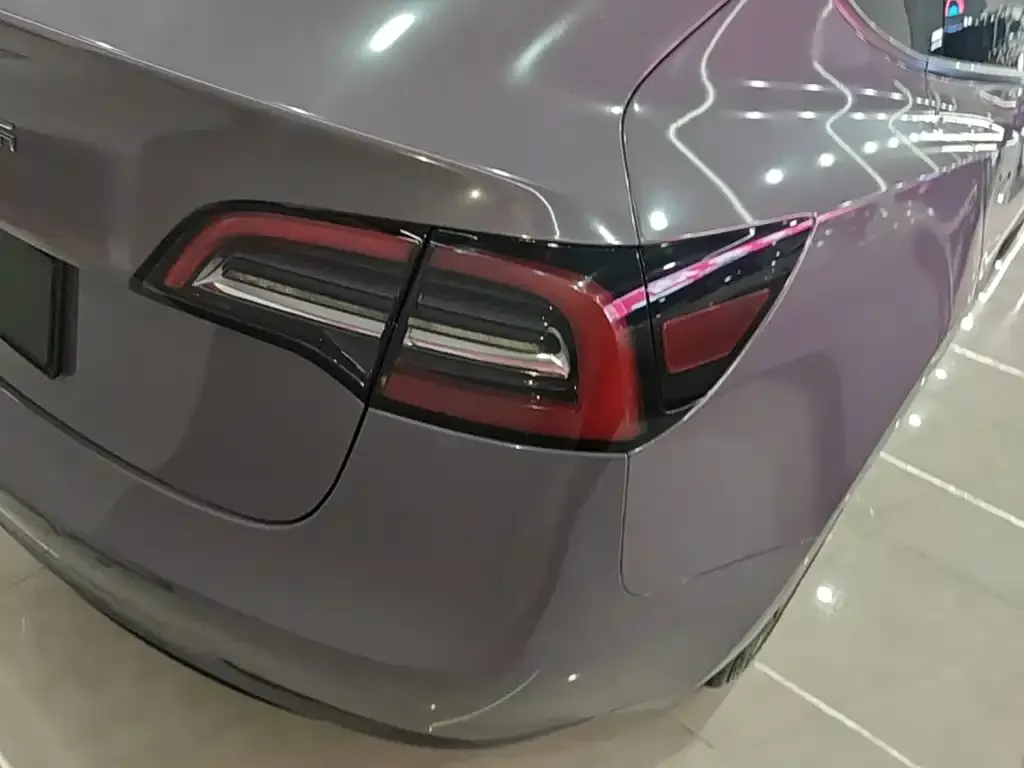 Tesla Model 3 — фото 2