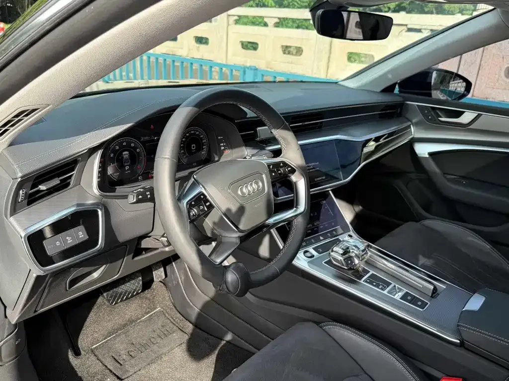 Audi A7L — фото 5