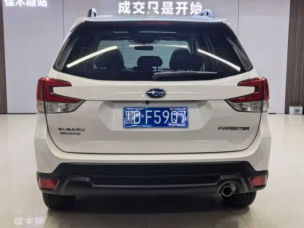 Subaru Forester — фото 5