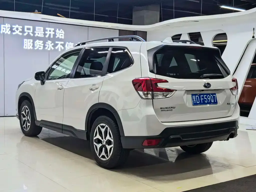 Subaru Forester — фото 7