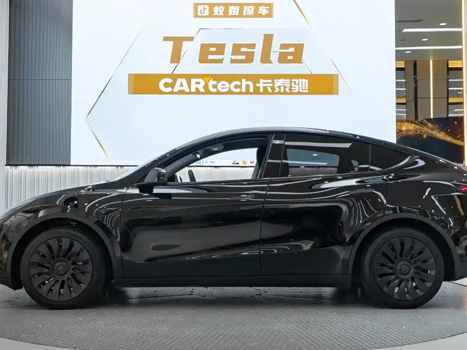 Tesla Model Y — фото 6