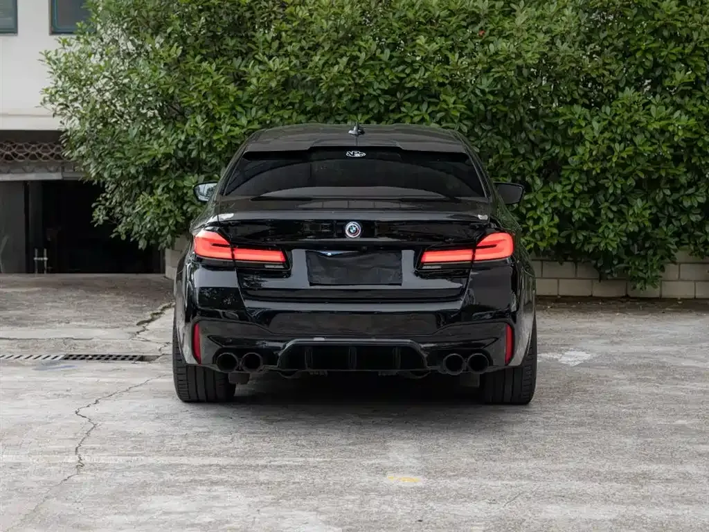 BMW M5 — фото 8