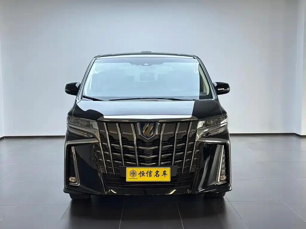Toyota Alphard — фото 4