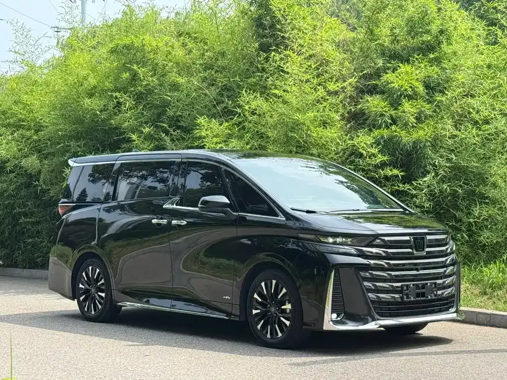 Toyota Vellfire — фото 10
