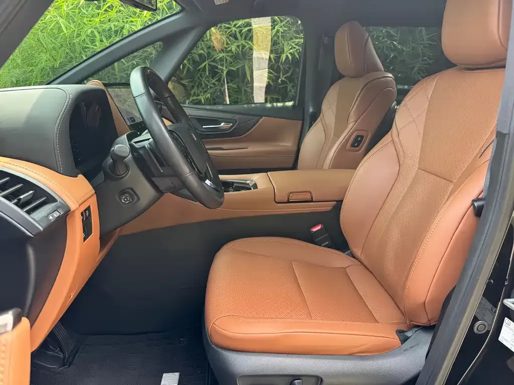Toyota Vellfire — фото 2