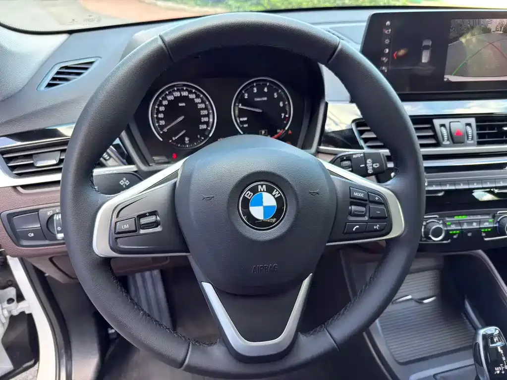 BMW X1 — фото 2
