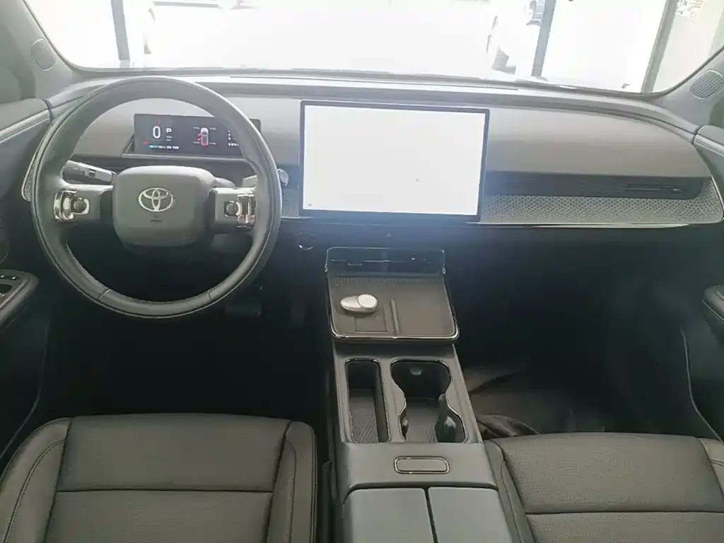 Toyota Platinum 3X — фото 2