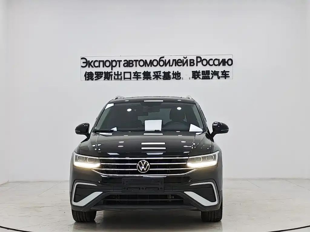 Volkswagen Tiguan L — фото 2
