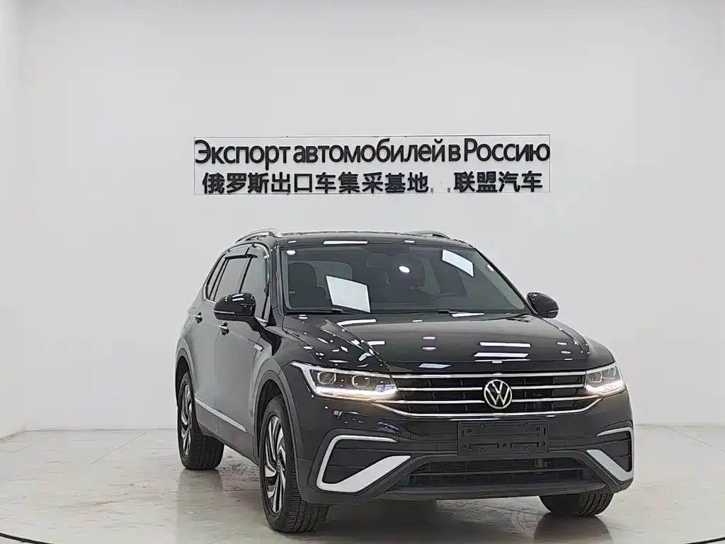 Volkswagen Tiguan L — фото 6
