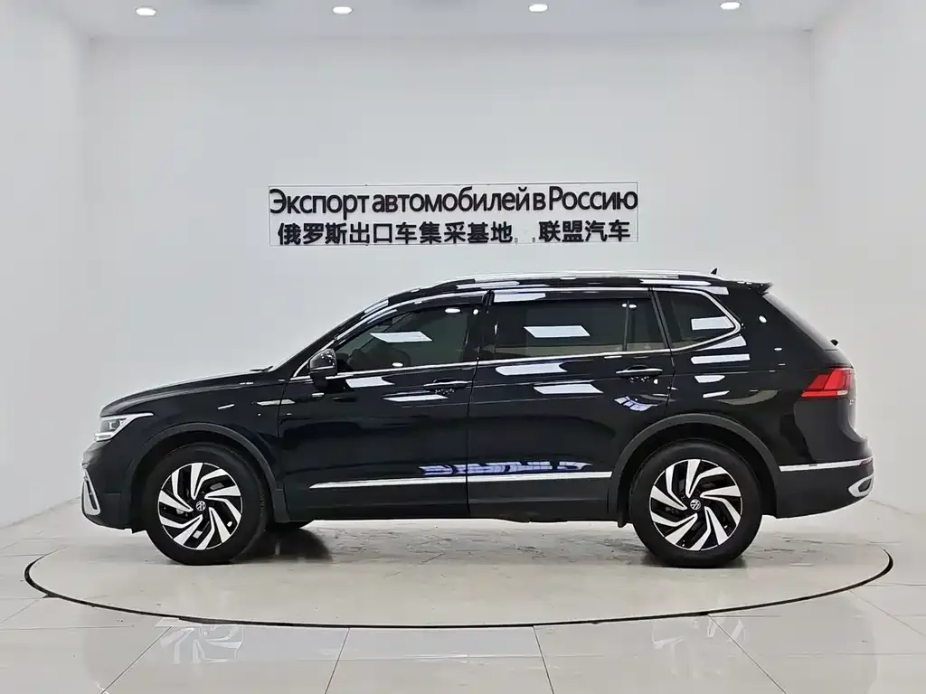 Volkswagen Tiguan L — фото 3