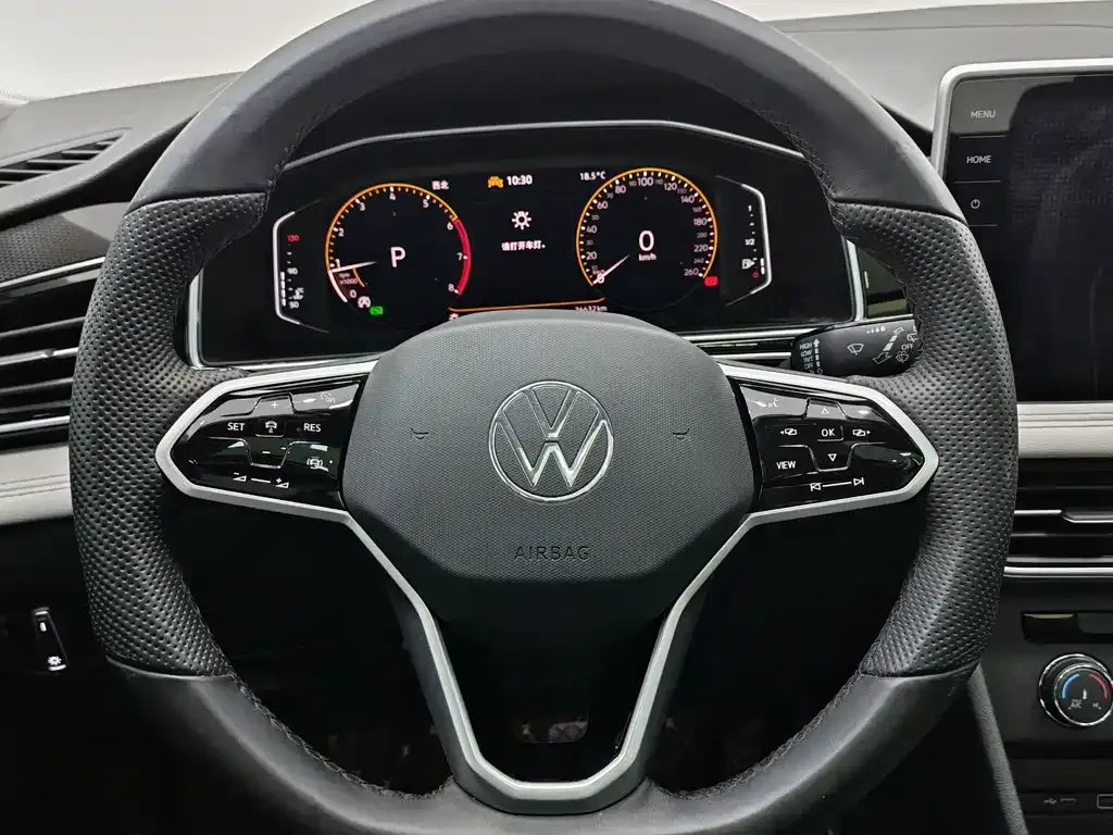 Volkswagen Tiguan L — фото 9