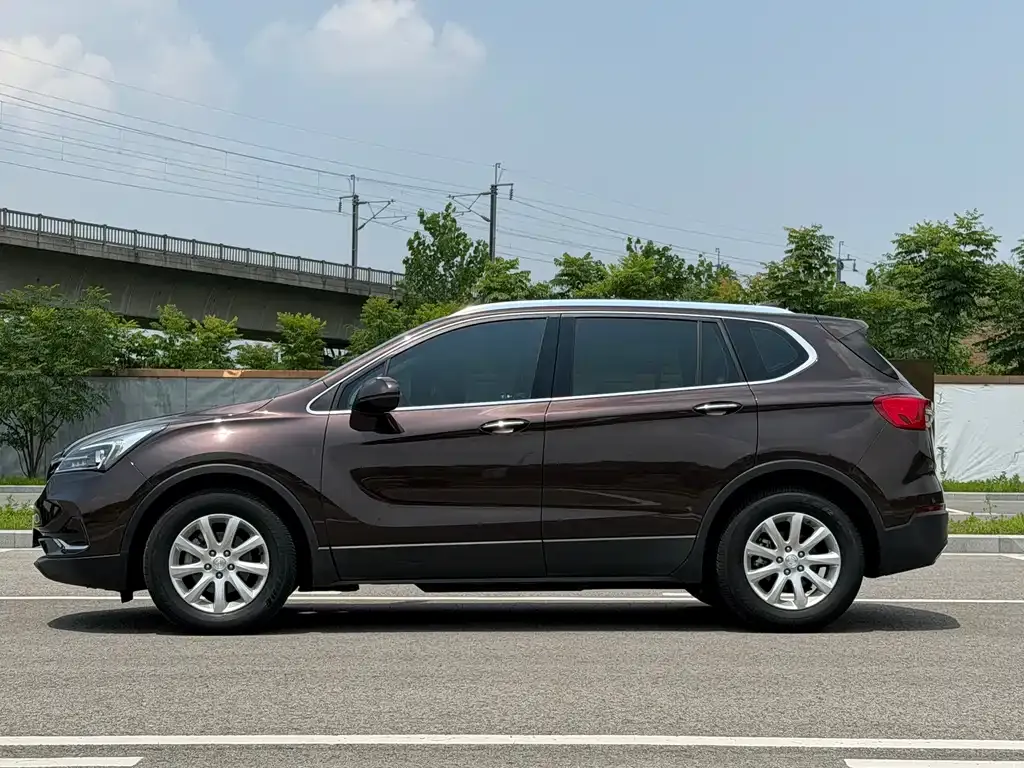 Buick Envision Plus — фото 10