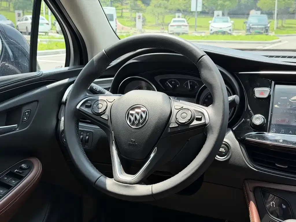 Buick Envision Plus — фото 3
