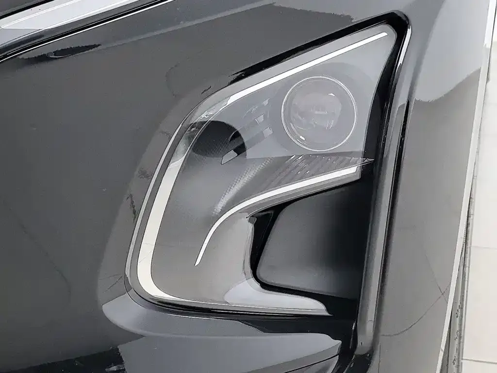 Hongqi E-QM5 — фото 2