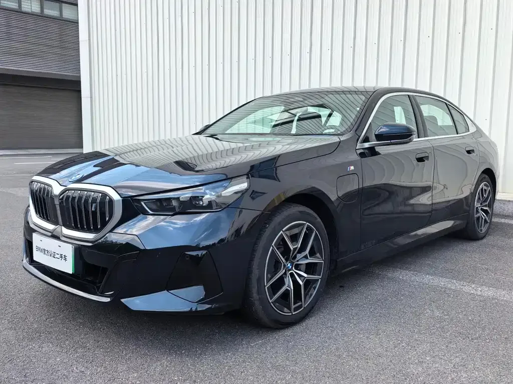 BMW i5 — фото 1