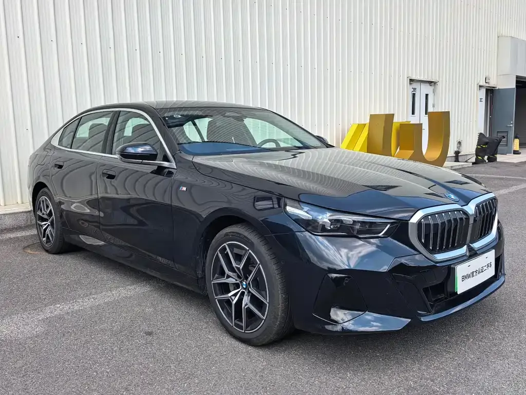 BMW i5 — фото 5