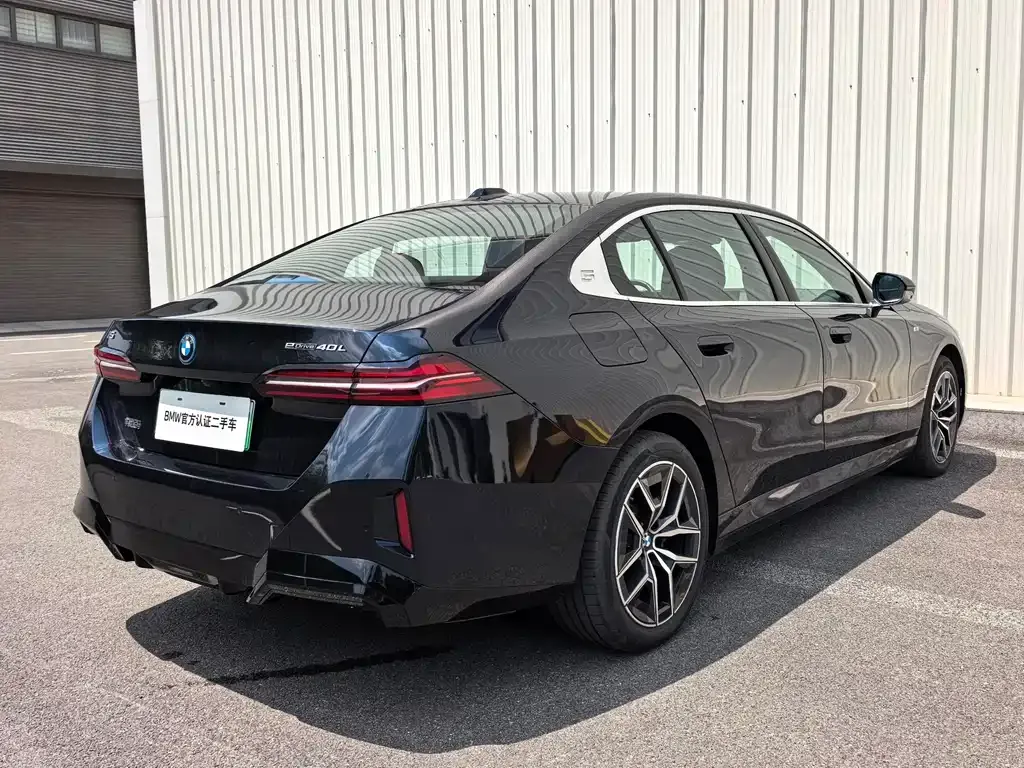BMW i5 — фото 9