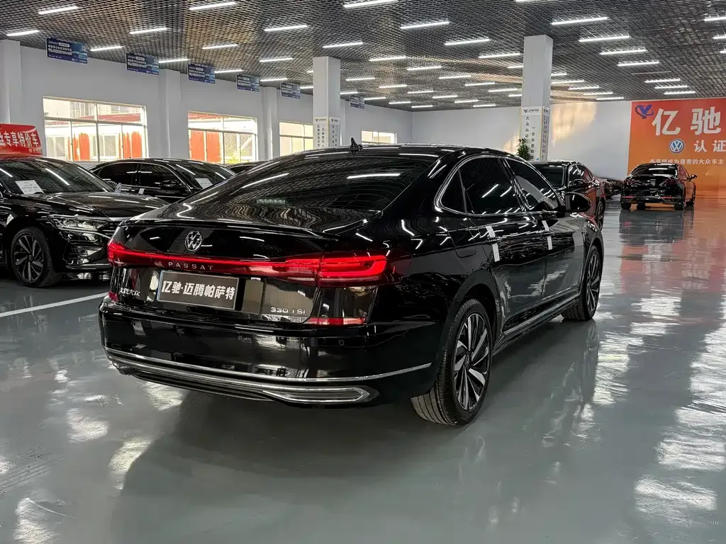 Volkswagen Passat — фото 10