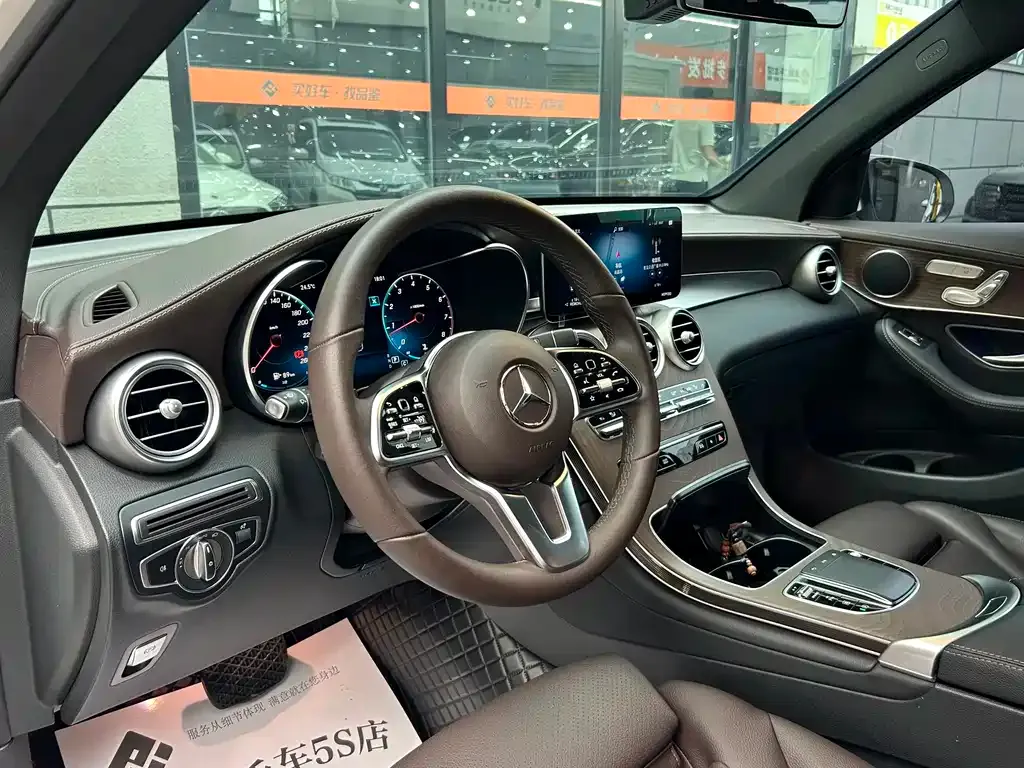 Mercedes-Benz GLC — фото 5