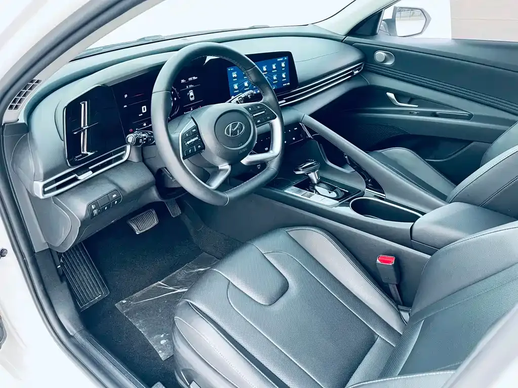 Hyundai Elantra — фото 9