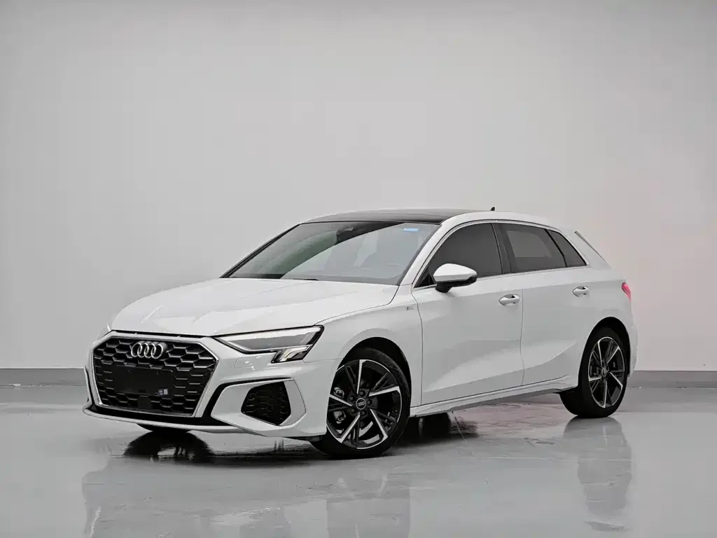 Audi A3 — фото 1