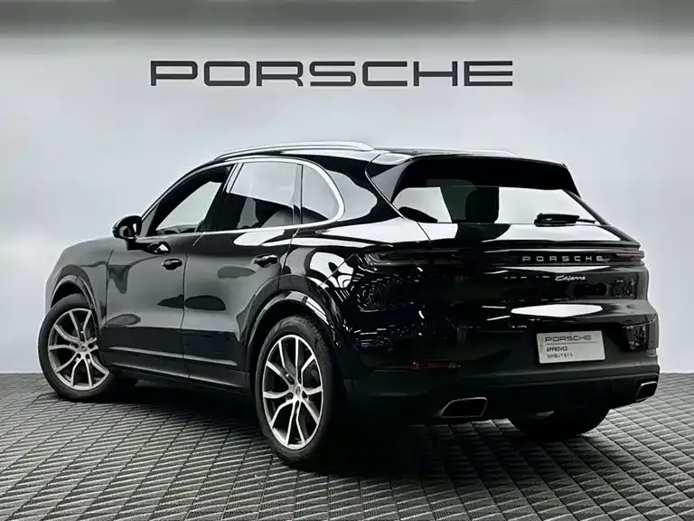Porsche Cayenne — фото 10
